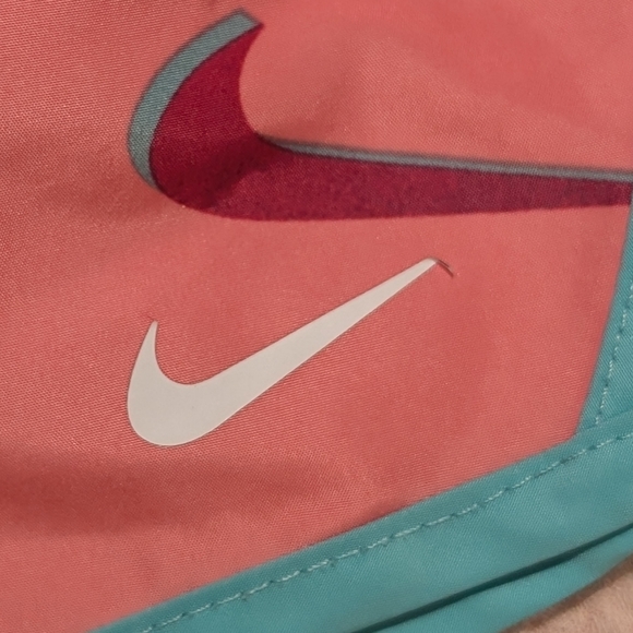 Nike Dry Fit White and Coral Set - Picture 5 of 7